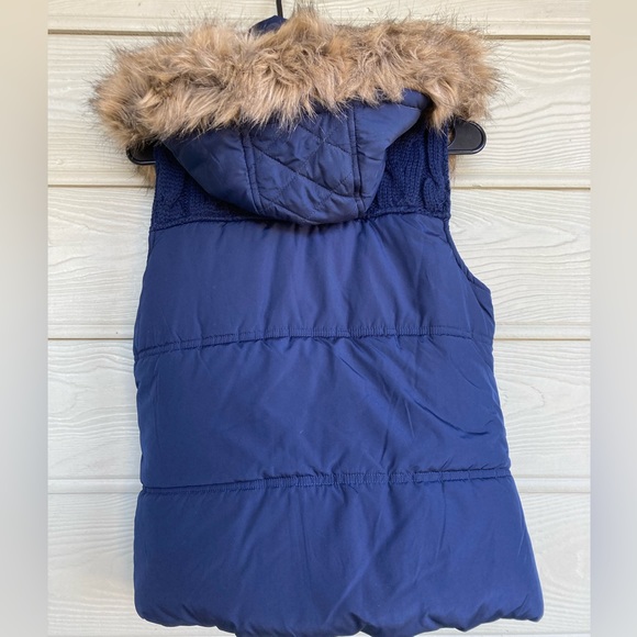 Navy blue, Maurice’s size medium puffer vest - Picture 2 of 4